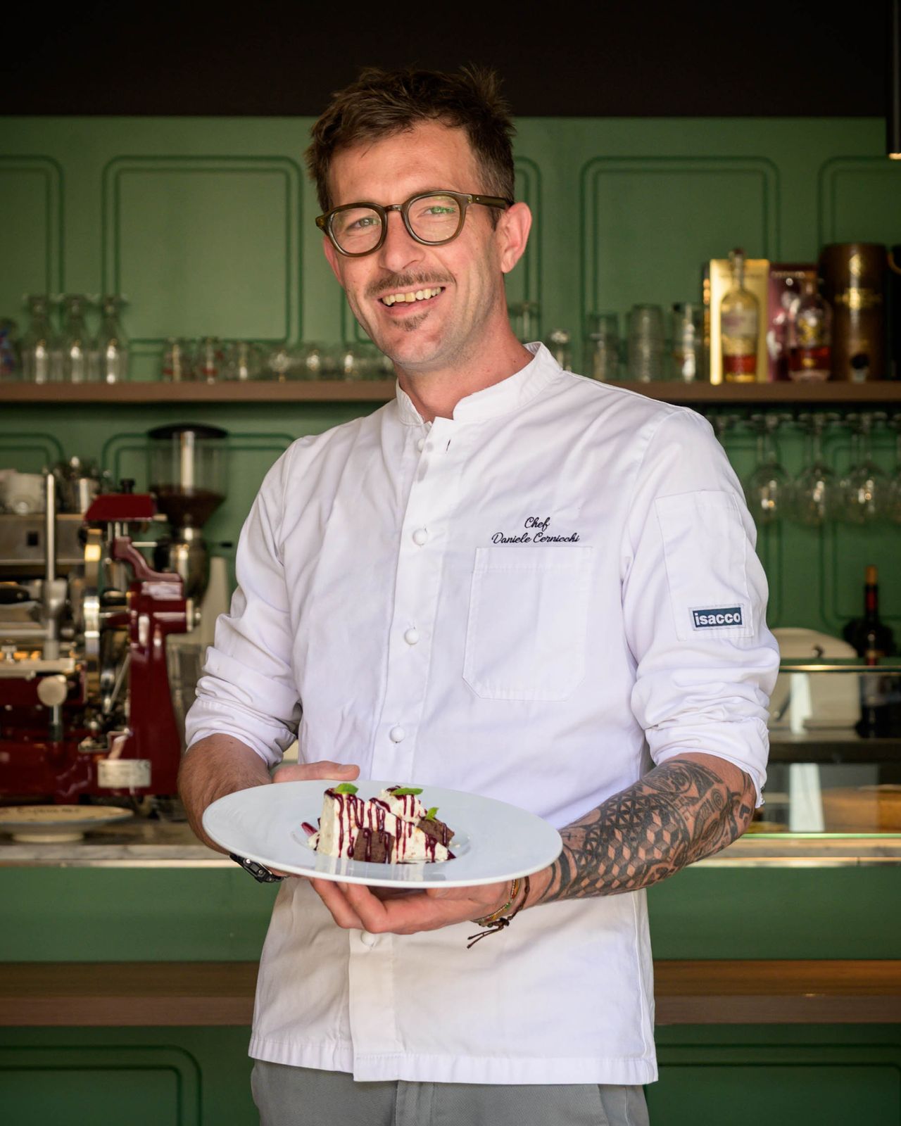 Preparazione di un dolce in cucina
