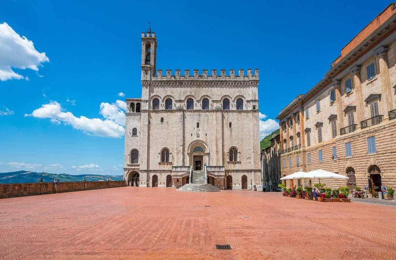 Il Palazzo dei Consoli e Piazza Grande a Gubbio